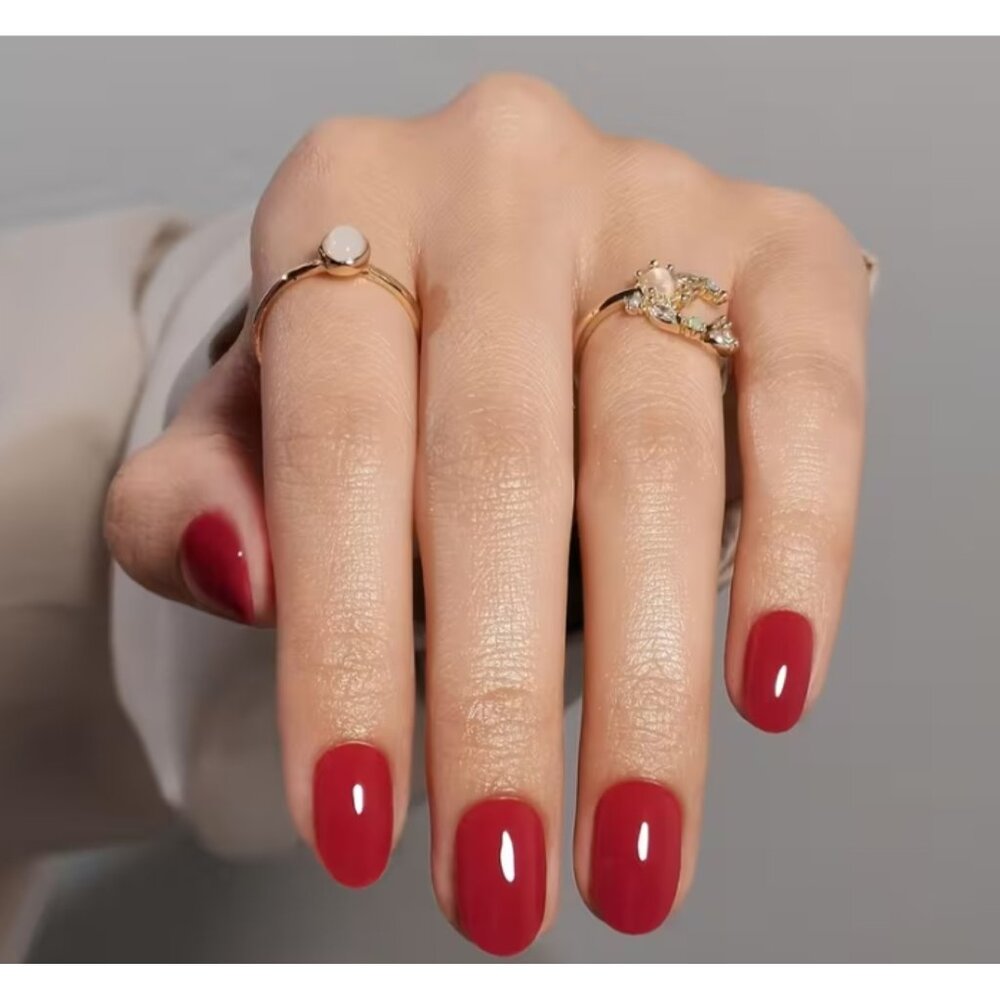 24pcs Glossy Pure Red Short Oval Press-On Nails – Salon Style Full Cover Acrylic